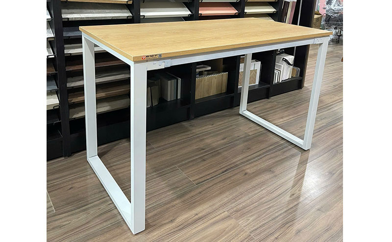 Bàn làm việc 38